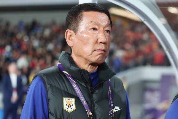 尚融 媒体人：泰山队主帅崔康熙暂时不会下课，6月份会继续带队
