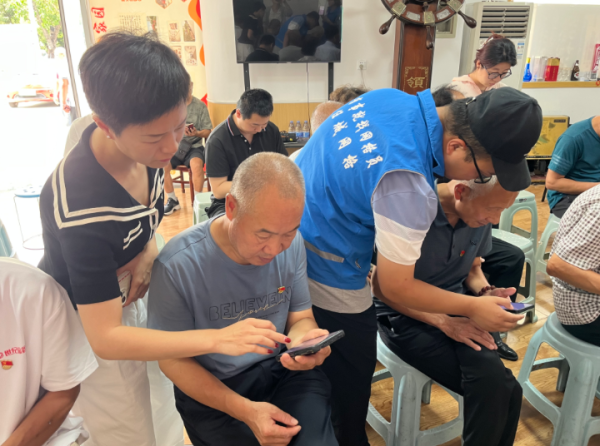 聚赢盘 济阳街道财工街社区贴心服务助力养老资格认证