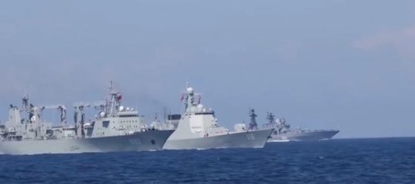 黑牛策略 反制序幕拉开? 中俄军舰现身美国家门口, 现场一幕让美军高度警惕