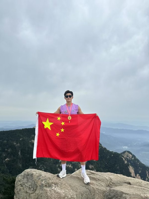 掌柜配资 2小时18分登顶泰山！演员史元庭：以后还会做泰山陪爬
